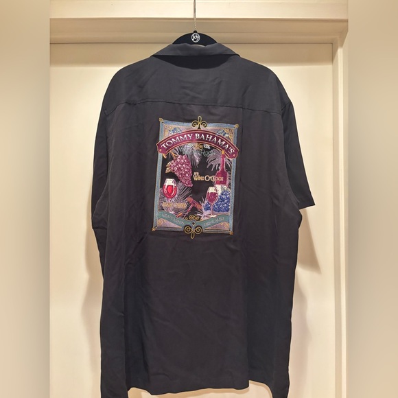 Tommy Bahama Other - Tommy Bahama Black It’s Wine O’Clock Casual Button Down Shirt